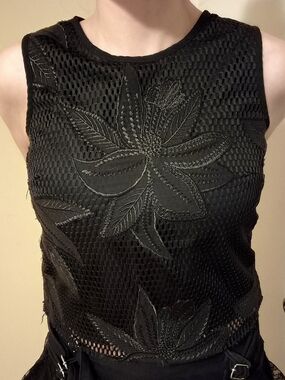 ​Valette Black Sheer Mesh Floral Applique Crop Top Size Extra Small